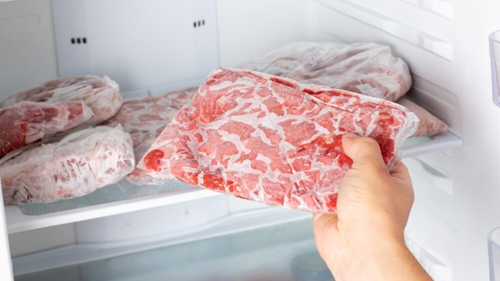  Cum să dezgheți carnea rapid