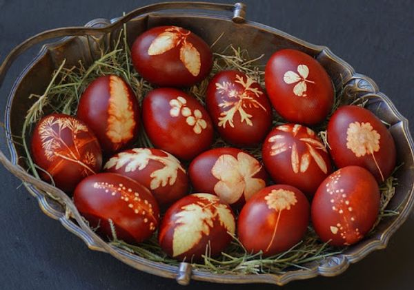 Cum se vopsesc ouăle de Paște natural